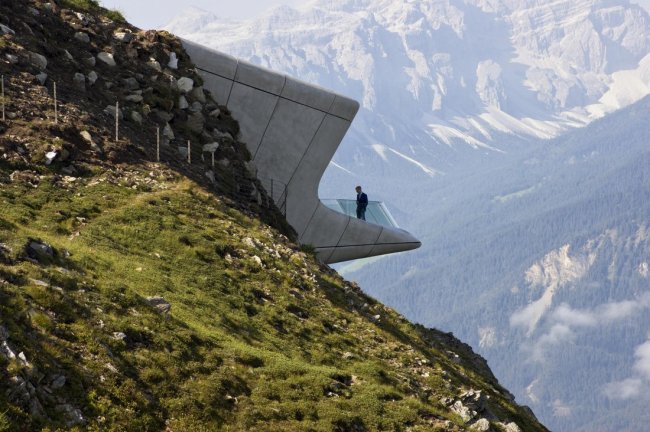 Музей с видом на знаменитые альпийские вершины