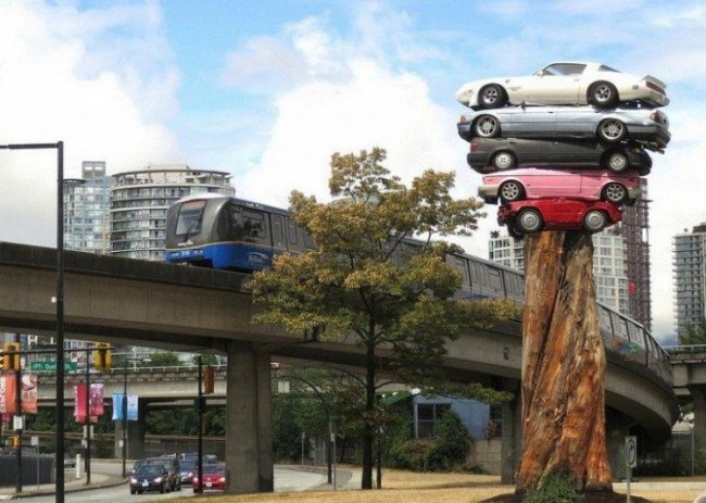 Скульптуры из автомобилей