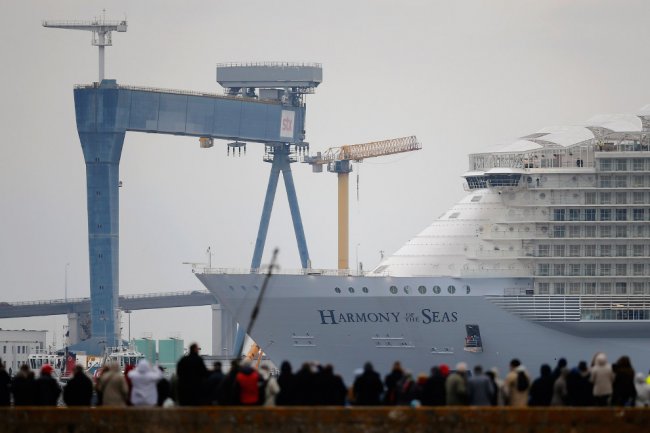 Самый большой в мире круизный лайнер Harmony of the seas