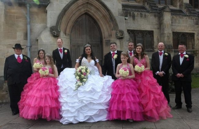 Цыганское свадебное платье весом больше невесты