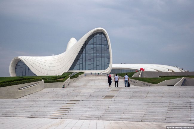 Самое красивое здание Азербайджана
