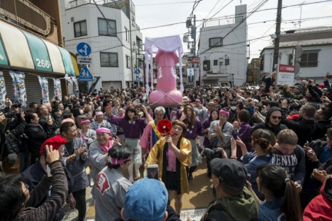 Ежегодный фестиваль пениса в Японии