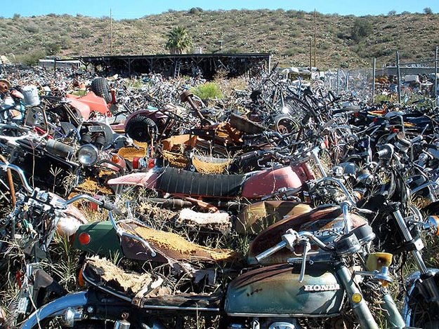 Кладбище мотоциклов в США