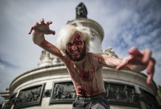 Зомби на улицах Лондона и Парижа