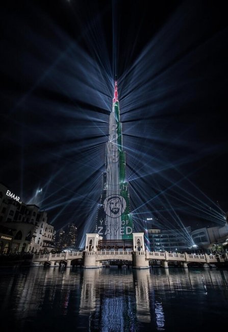 Грандиозное световое шоу Light Up 2018 в Дубае