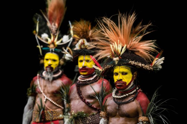 Колоритные папуасы из Папуа-Новой Гвинеи