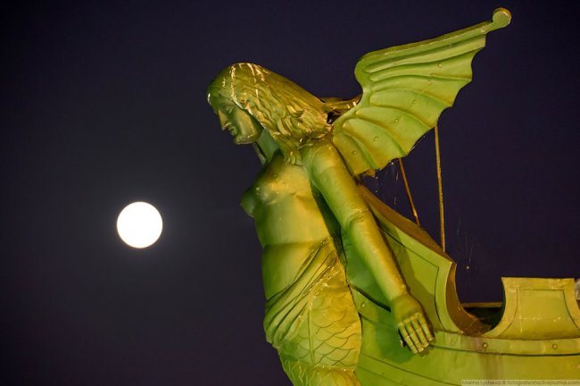 Луна в Санкт-Петербурге