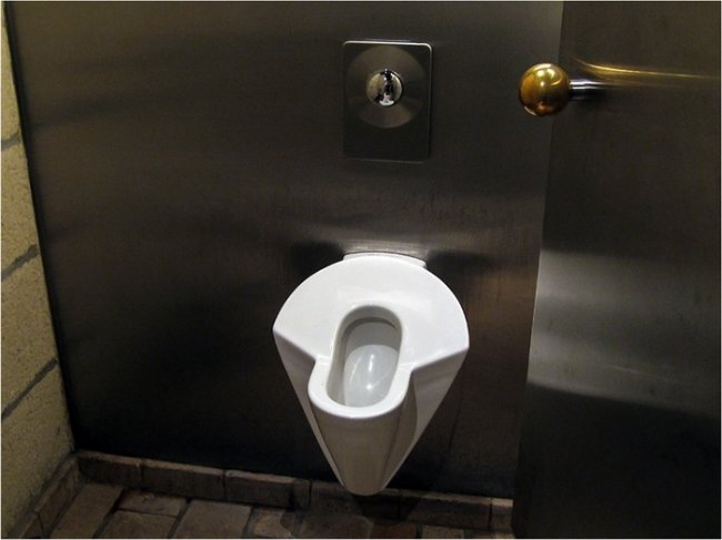 В Германии придумали, как уменьшить очереди в женские туалеты