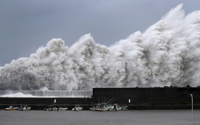 Тайфун «Джеби» — самый мощный тайфун за 25 лет