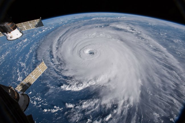 Как выглядит ураган из космоса