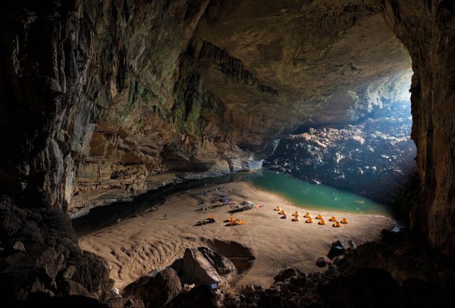 Самая большая в мире Пещера горной реки