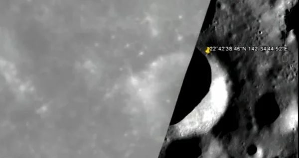 5 самых загадочных фотографий с Луны (официальные фото NASA, фотографии НЛО)
