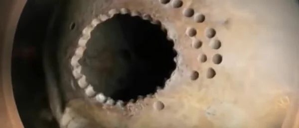 В подводных пещерах дайверы нашли удивительный череп с вживленным микроимплантом