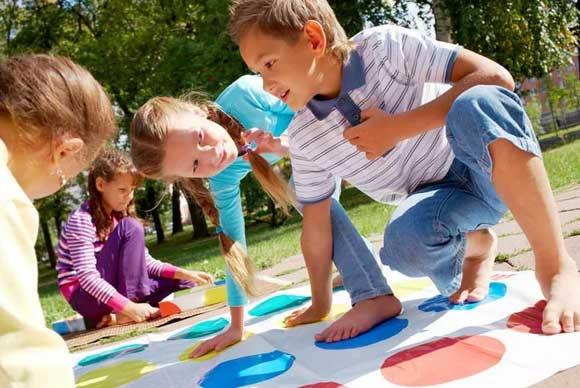 Во что поиграть с детьми летом? 7 советов