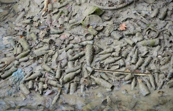 Удивительные вещи, которые нашли на дне 200-летнего канала и прочих старинных рек