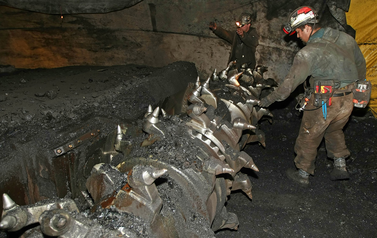 Добыча угля в шахте