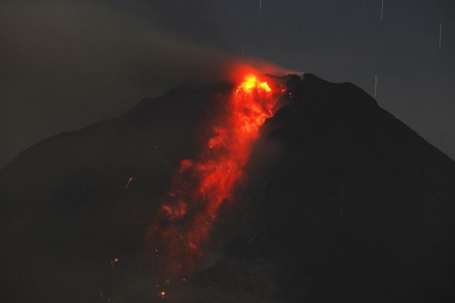 Проснувшийся вулкан Синабунг