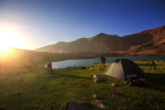 Конное путешествие по горам в Киргизии