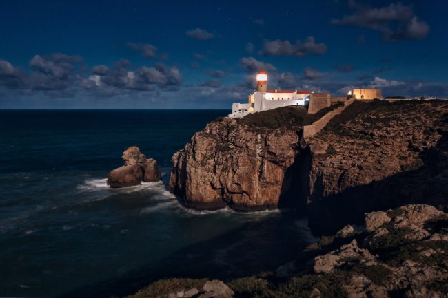 Португалия: солнечный Алгарве или серых туч океан