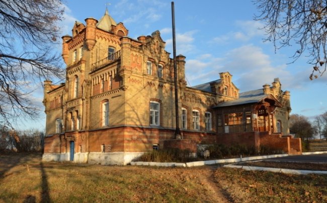 Неизвестная глубинка России: история замка, который стал символом безответной любви