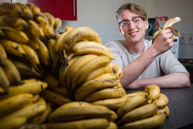 Диета этого датчанина – 150 бананов в неделю