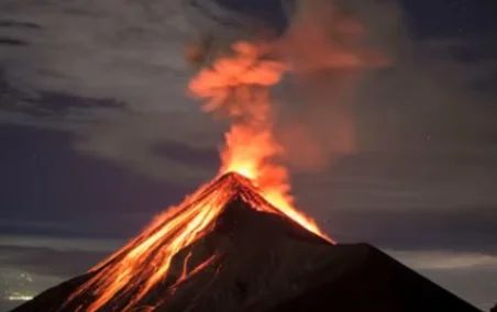 9 невероятных извержений вулканов, которые засняли на камеру
