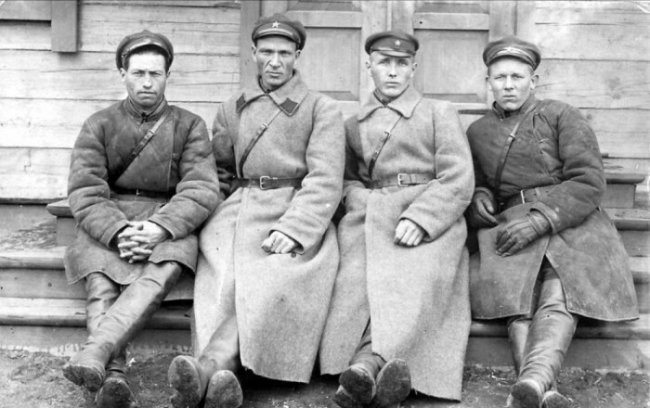 Почему чекисты в 1920-е годы предпочитали носить кожаные куртки