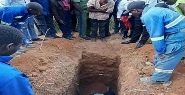 Пастор из Замбии попросил похоронить его заживо, чтобы воскреснуть, как Иисус и умер